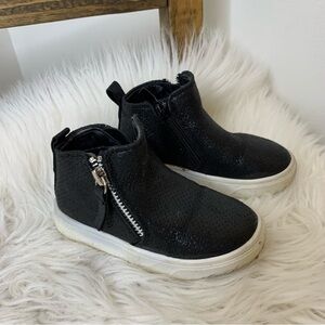 SIP Black Kids Boot Sneakers Size 6